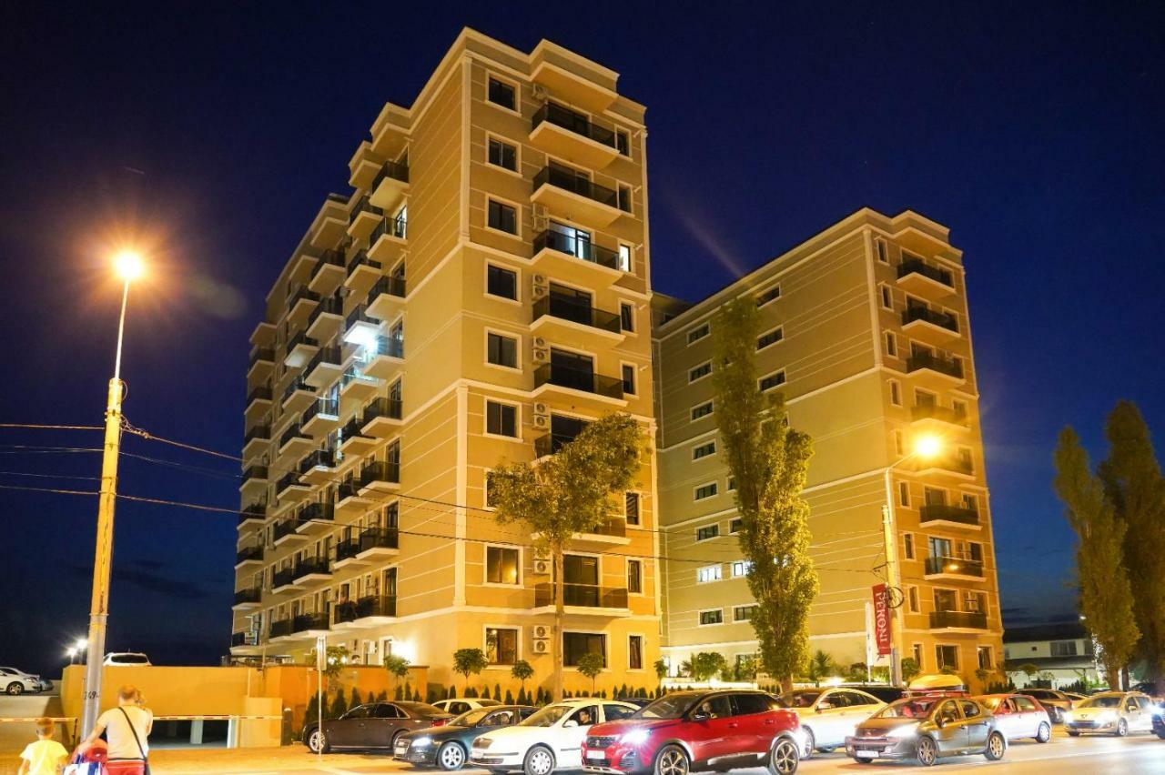 Rose Luxury Apartment Mamaia Exterior photo
